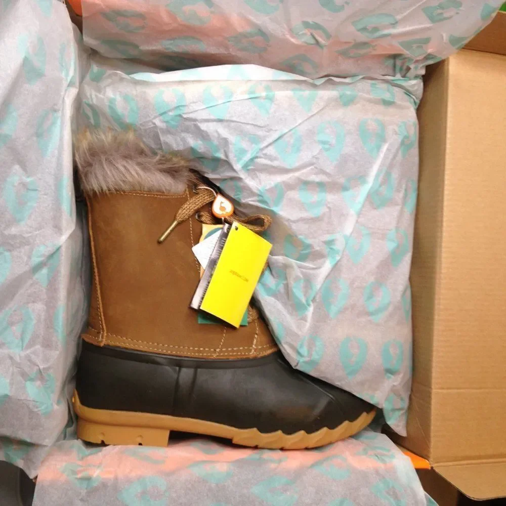 Sporto Vibram Agnes Duck Boot Tan 7M NWT